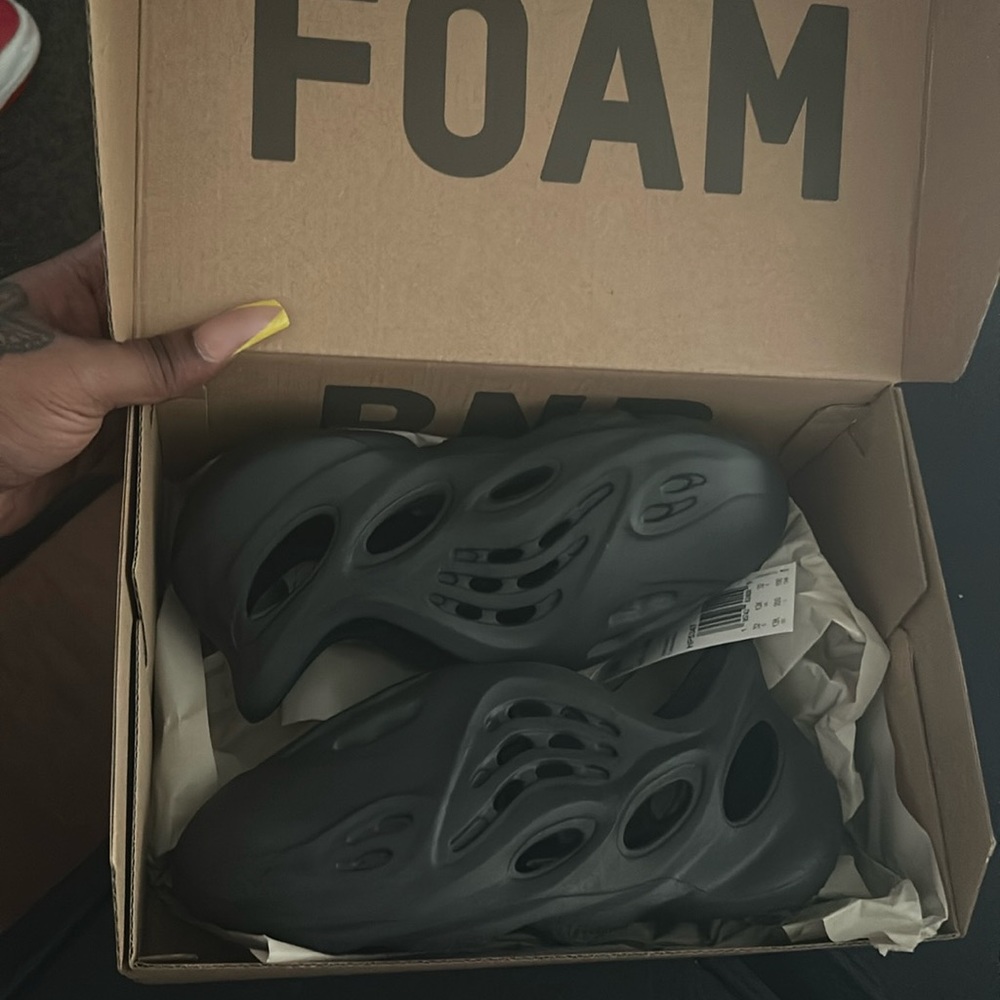 KIDS YEEZY FOAM RUNNERS